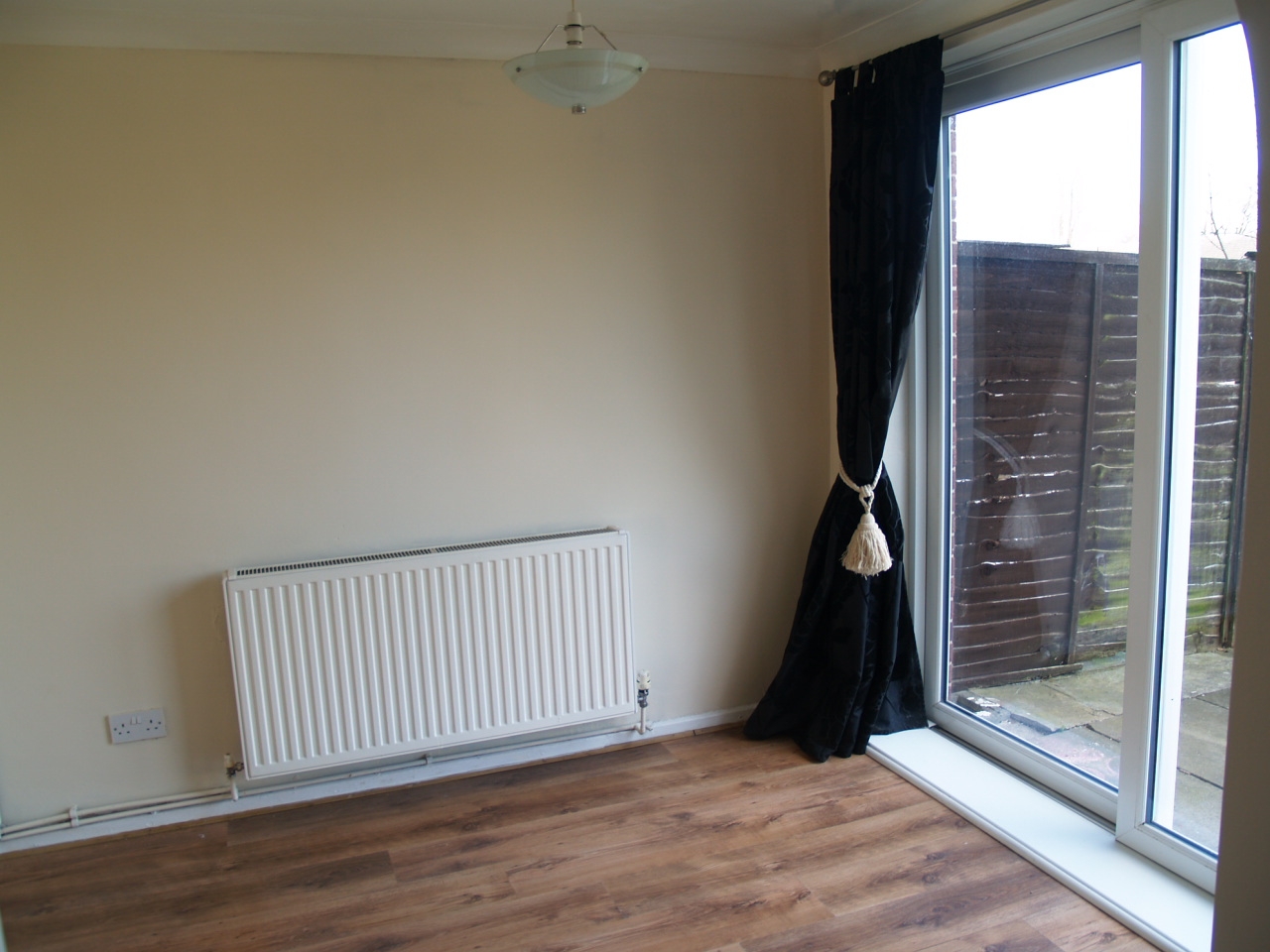 3 bedroom ground floor apartment SSTC in Solihull - photograph 3.