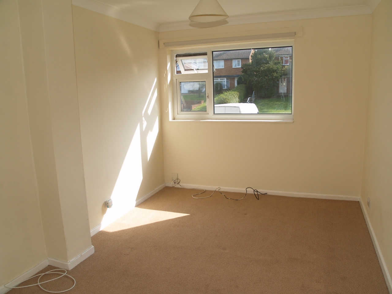 3 bedroom ground floor apartment SSTC in Solihull - photograph 5.