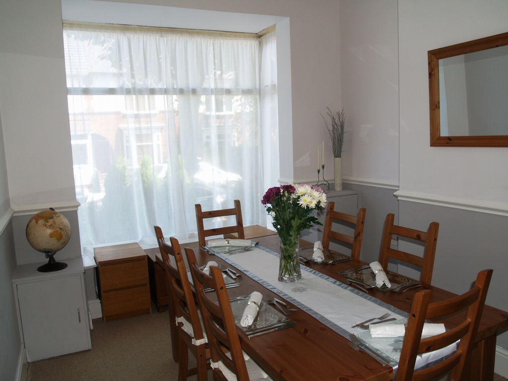 3 bedroom mid terraced house SSTC in Birmingham - photograph 3.