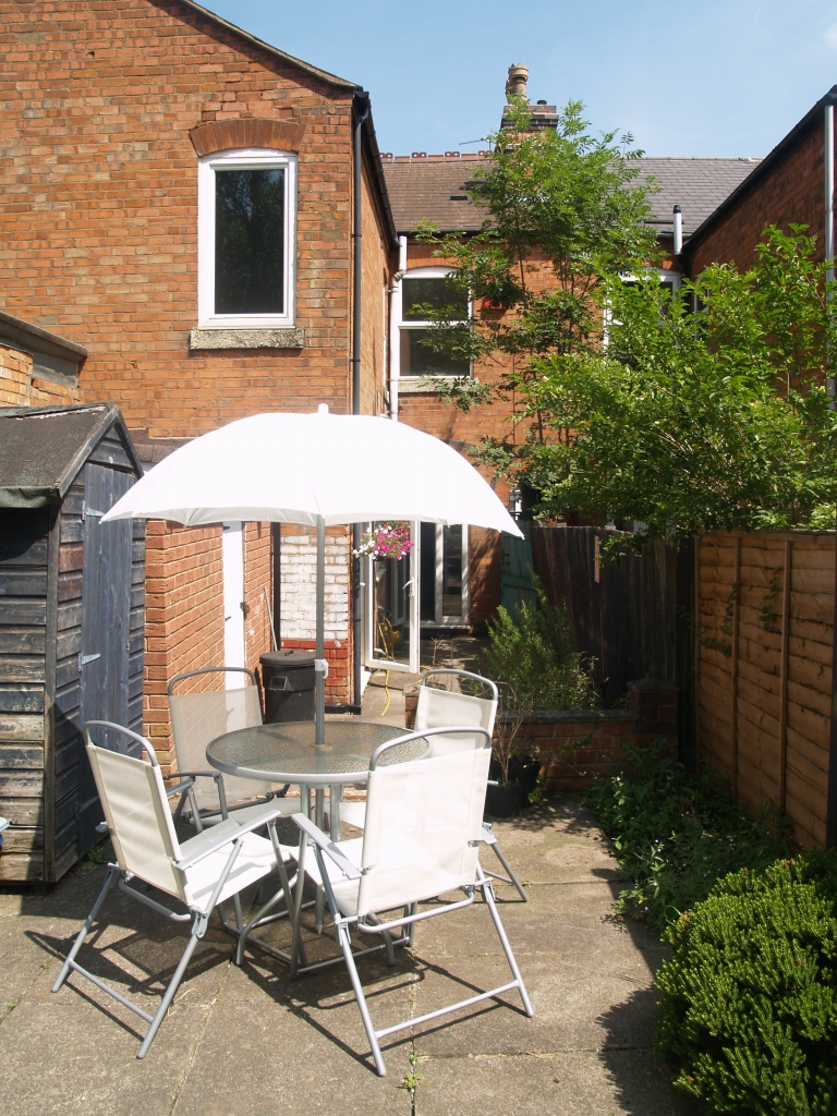 3 bedroom mid terraced house SSTC in Birmingham - photograph 11.