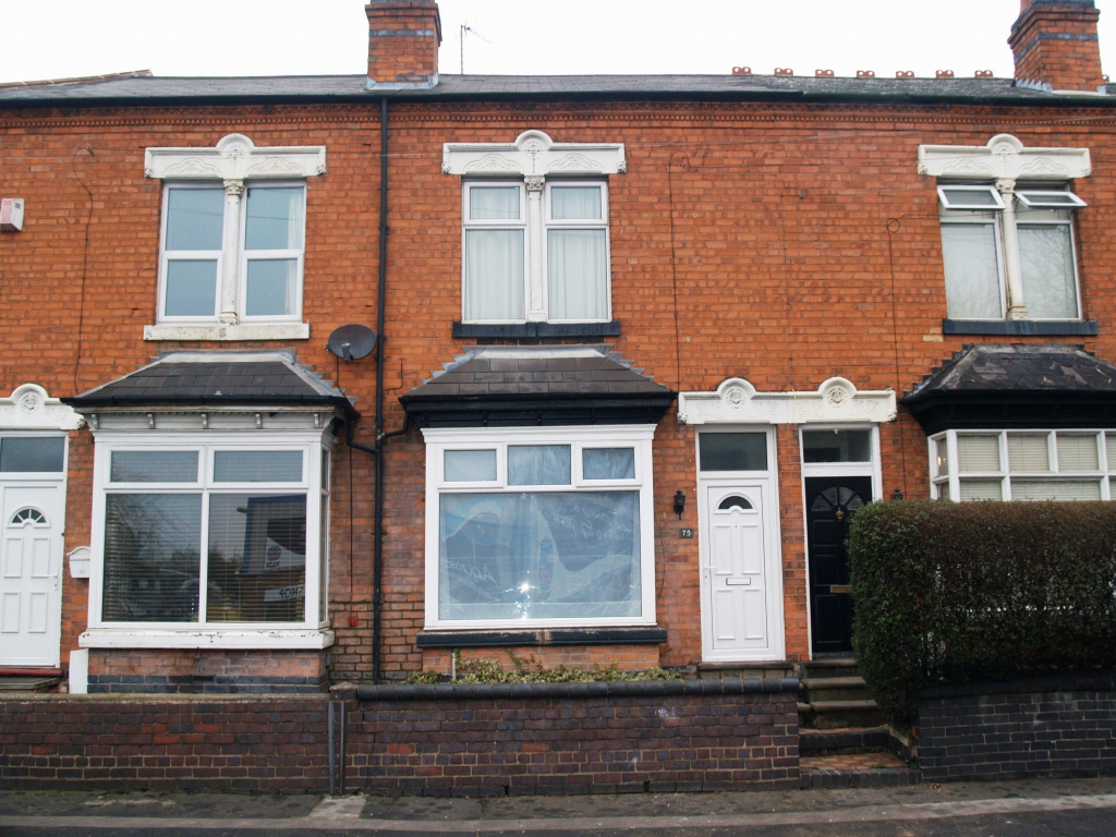 3 bedroom mid terraced house SSTC in Birmingham - Main Image.