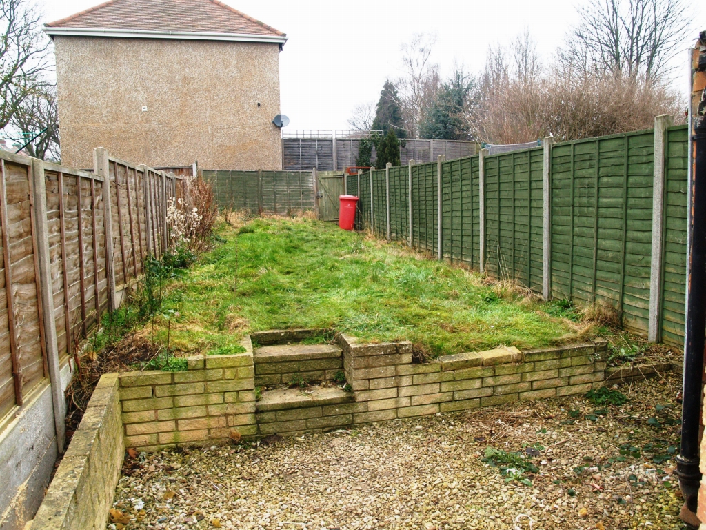 3 bedroom mid terraced house SSTC in Birmingham - photograph 10.