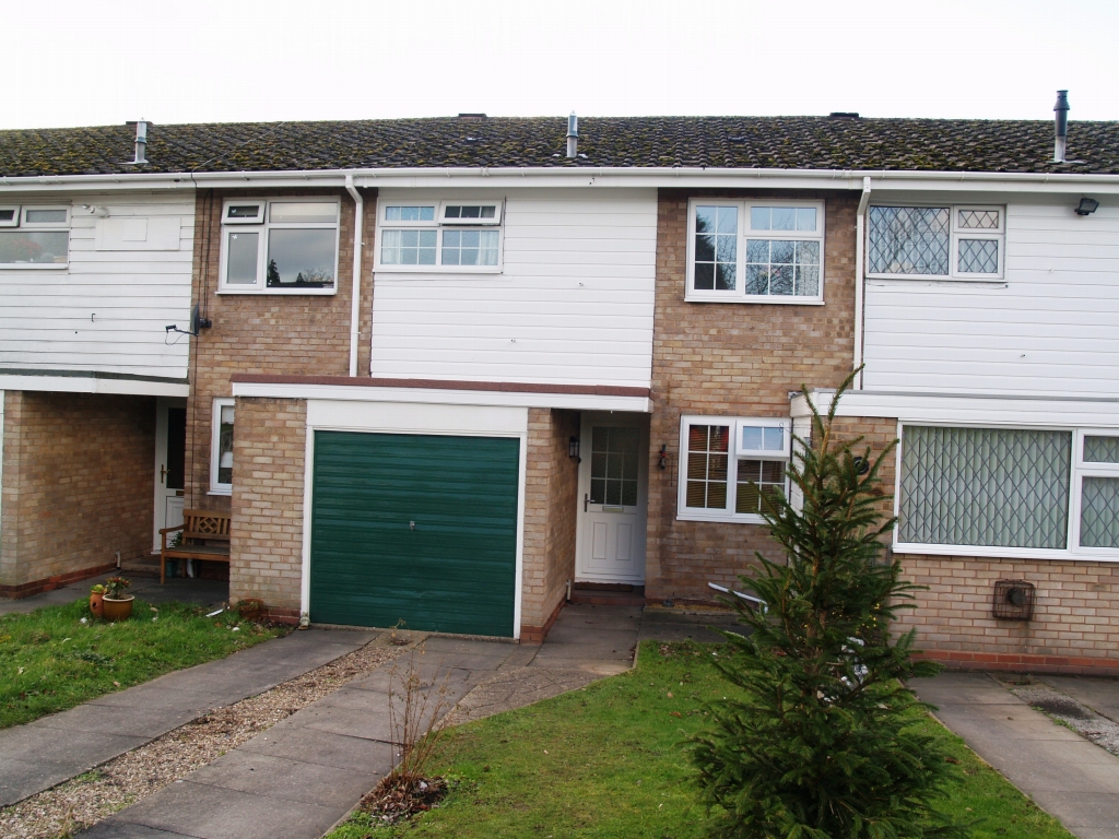 3 bedroom mid terraced house SSTC in Solihull - photograph 1.