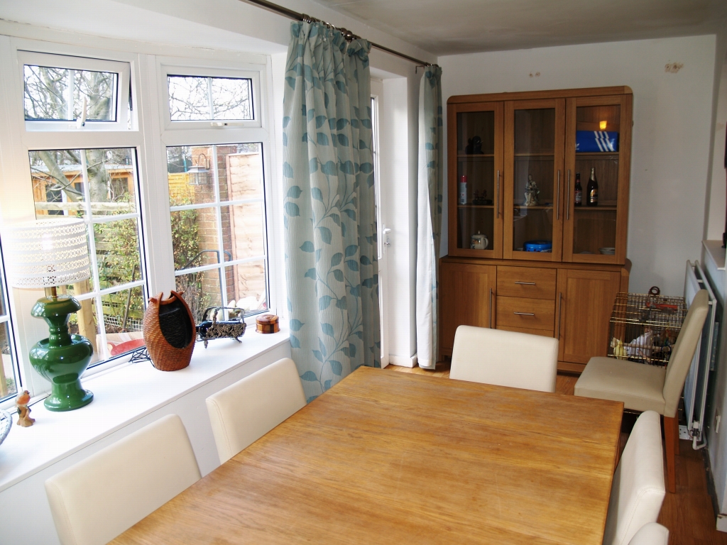 3 bedroom mid terraced house SSTC in Solihull - photograph 5.