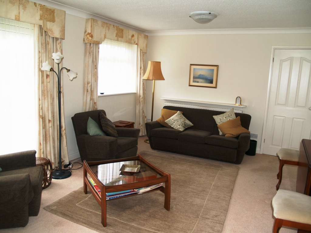 3 bedroom ground floor apartment SSTC in Solihull - photograph 4.