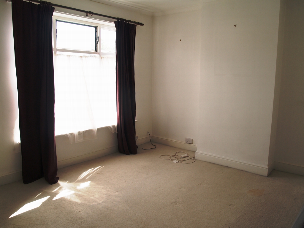 3 bedroom mid terraced house Application Made in Birmingham - photograph 7.