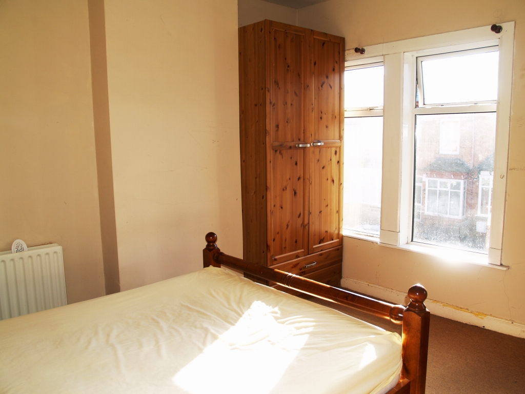 2 bedroom mid terraced house Application Made in Birmingham - photograph 3.