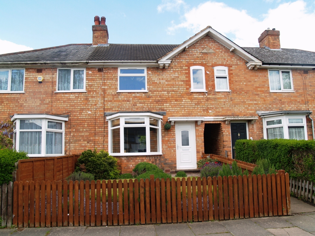 3 bedroom mid terraced house SSTC in Birmingham - Main Image.