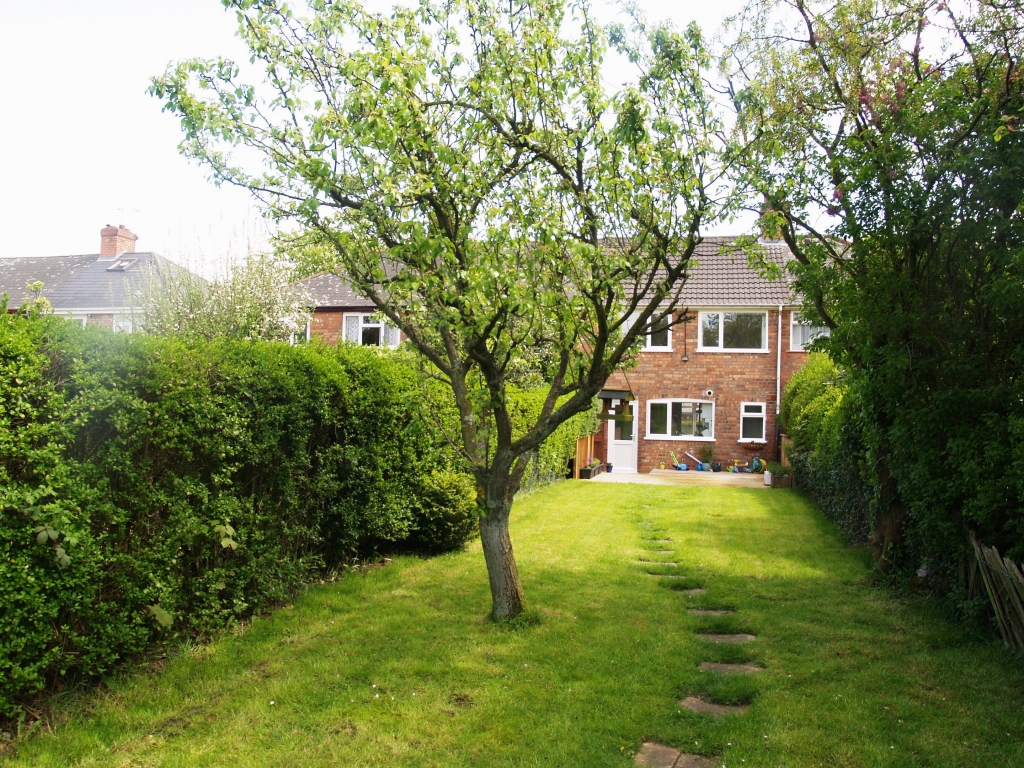 3 bedroom mid terraced house SSTC in Birmingham - photograph 13.