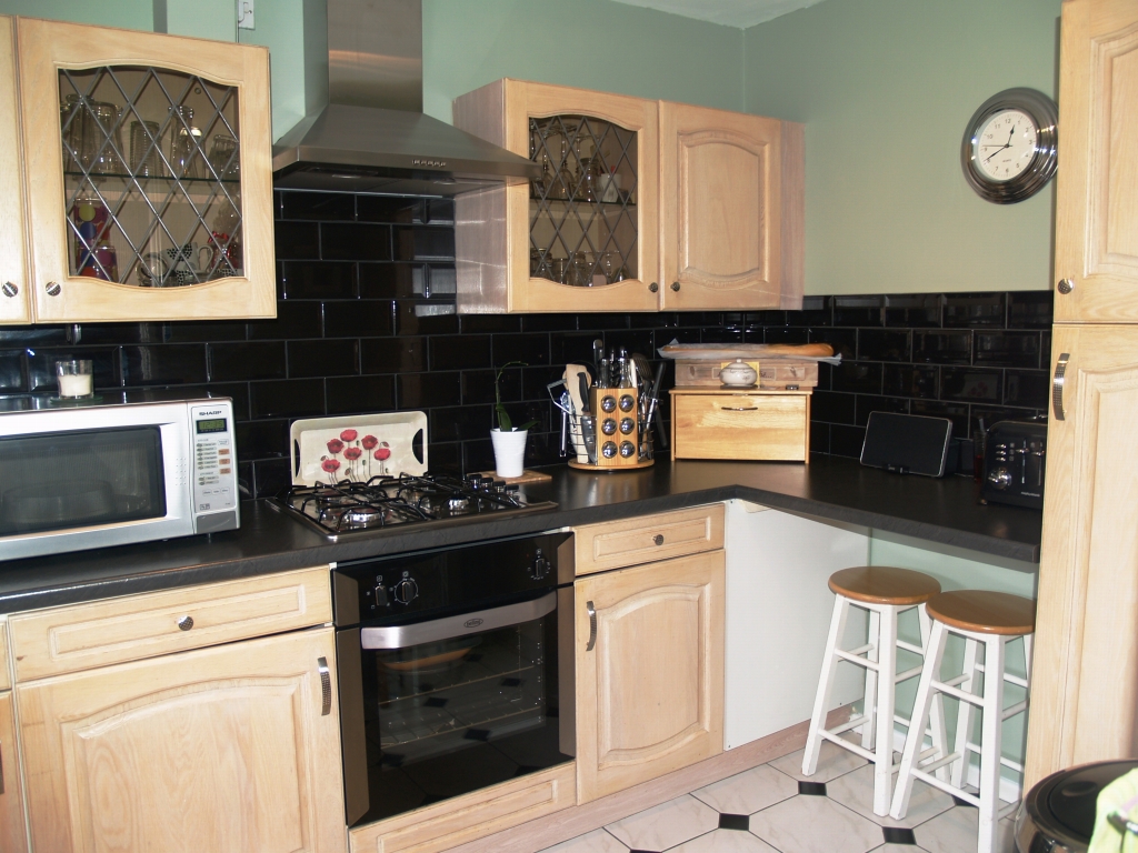 3 bedroom semi detached house SSTC in Birmingham - photograph 6.