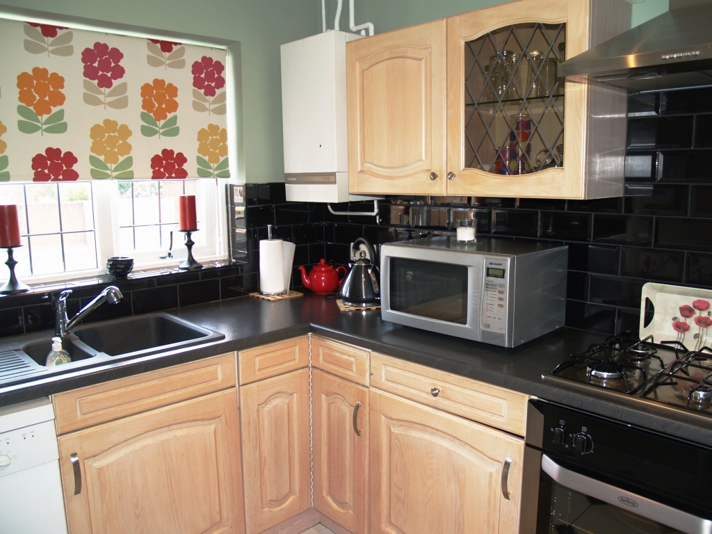 3 bedroom semi detached house SSTC in Birmingham - photograph 7.