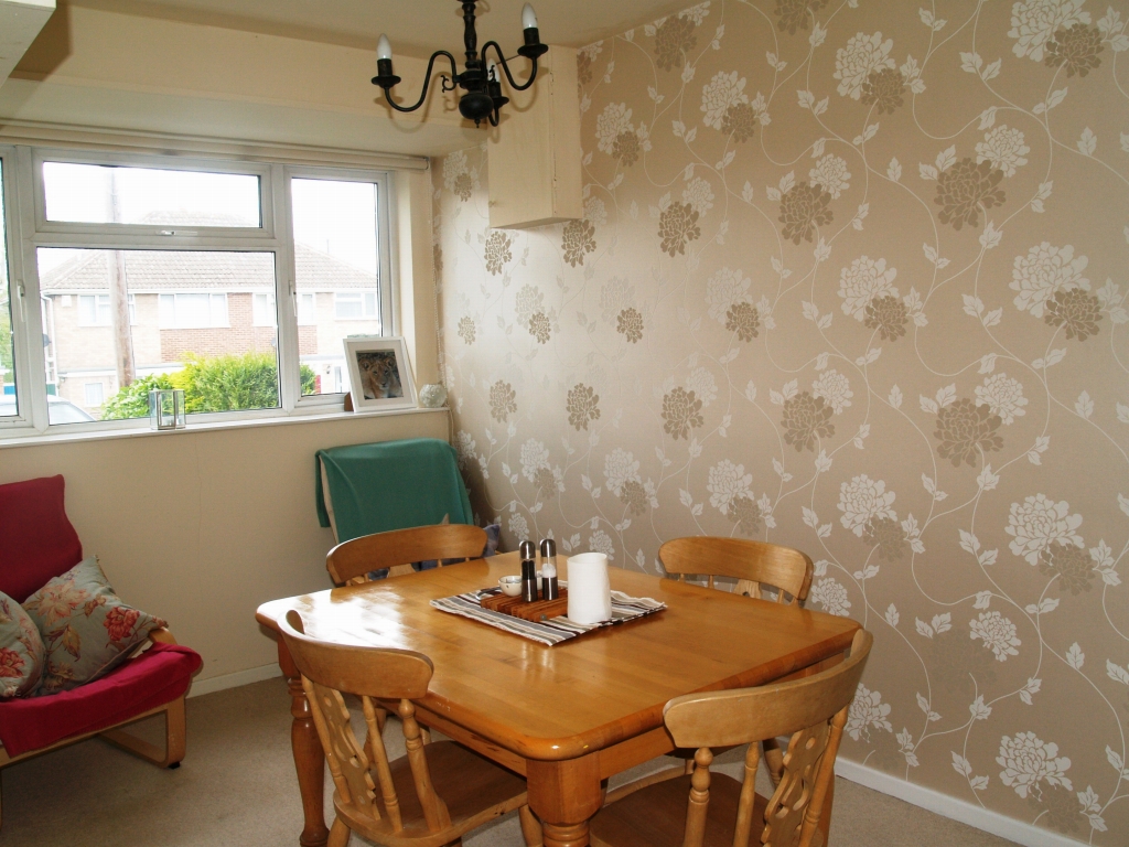 3 bedroom semi detached house SSTC in Solihull - photograph 4.