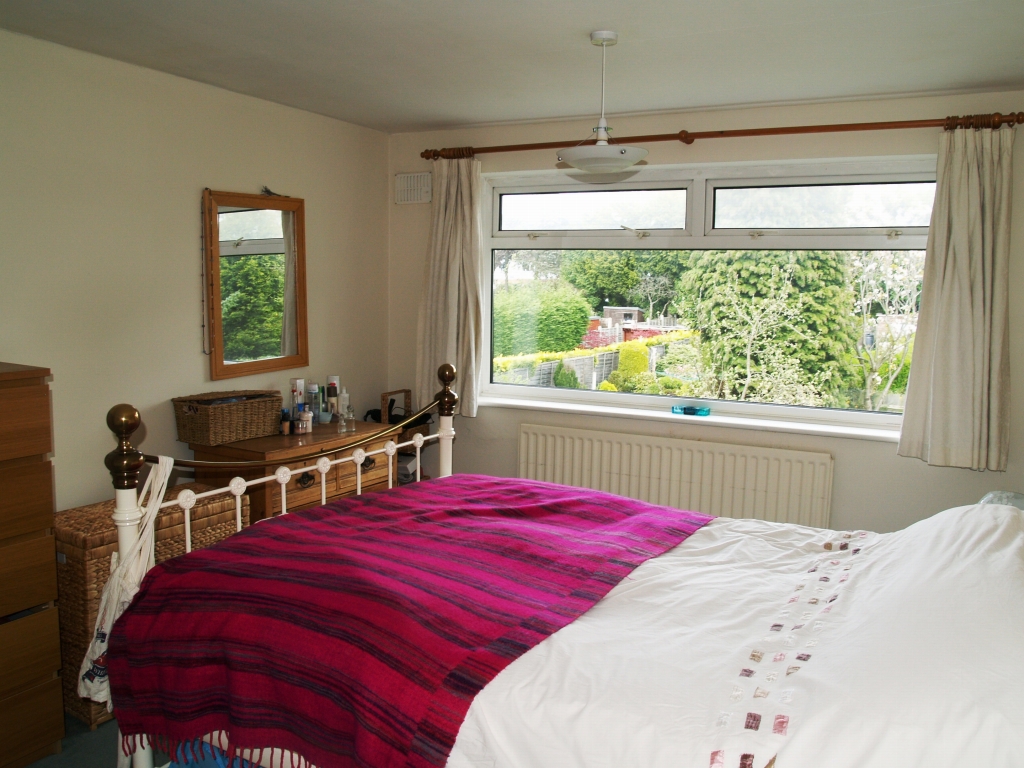 3 bedroom semi detached house SSTC in Solihull - photograph 6.