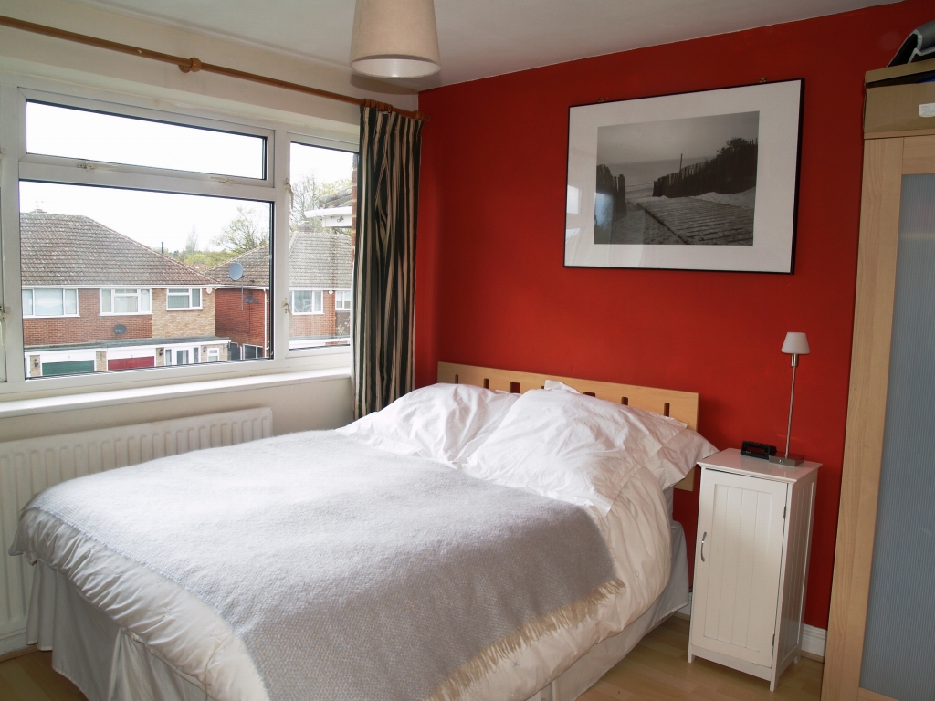 3 bedroom semi detached house SSTC in Solihull - photograph 8.