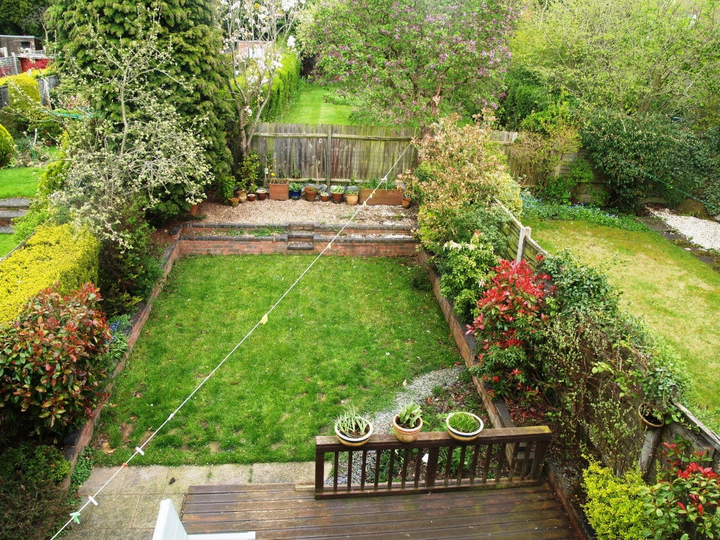 3 bedroom semi detached house SSTC in Solihull - photograph 11.