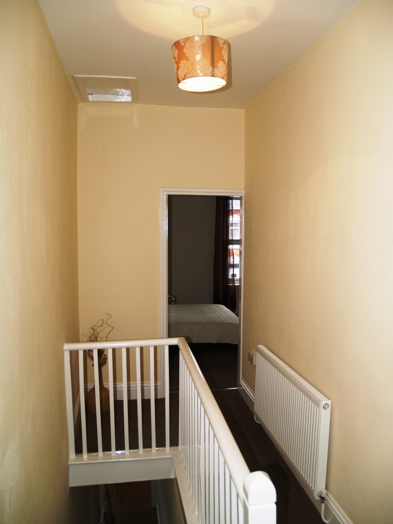 3 bedroom mid terraced house SSTC in Birmingham - photograph 8.