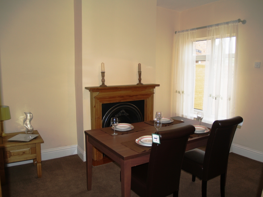 3 bedroom mid terraced house SSTC in Birmingham - photograph 3.