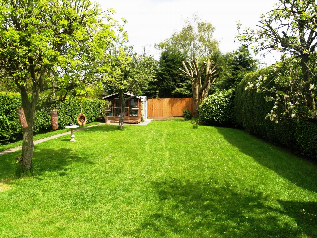 4 bedroom detached house SSTC in Solihull - photograph 14.