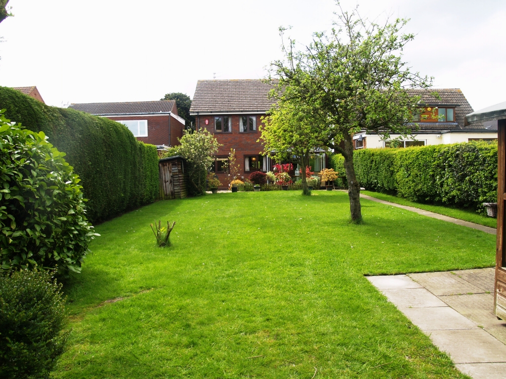 4 bedroom detached house SSTC in Solihull - photograph 15.