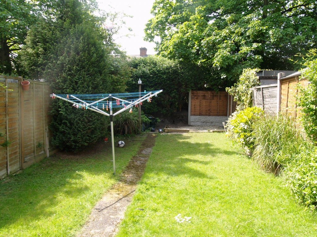 2 bedroom mid terraced house Application Made in Birmingham - photograph 5.