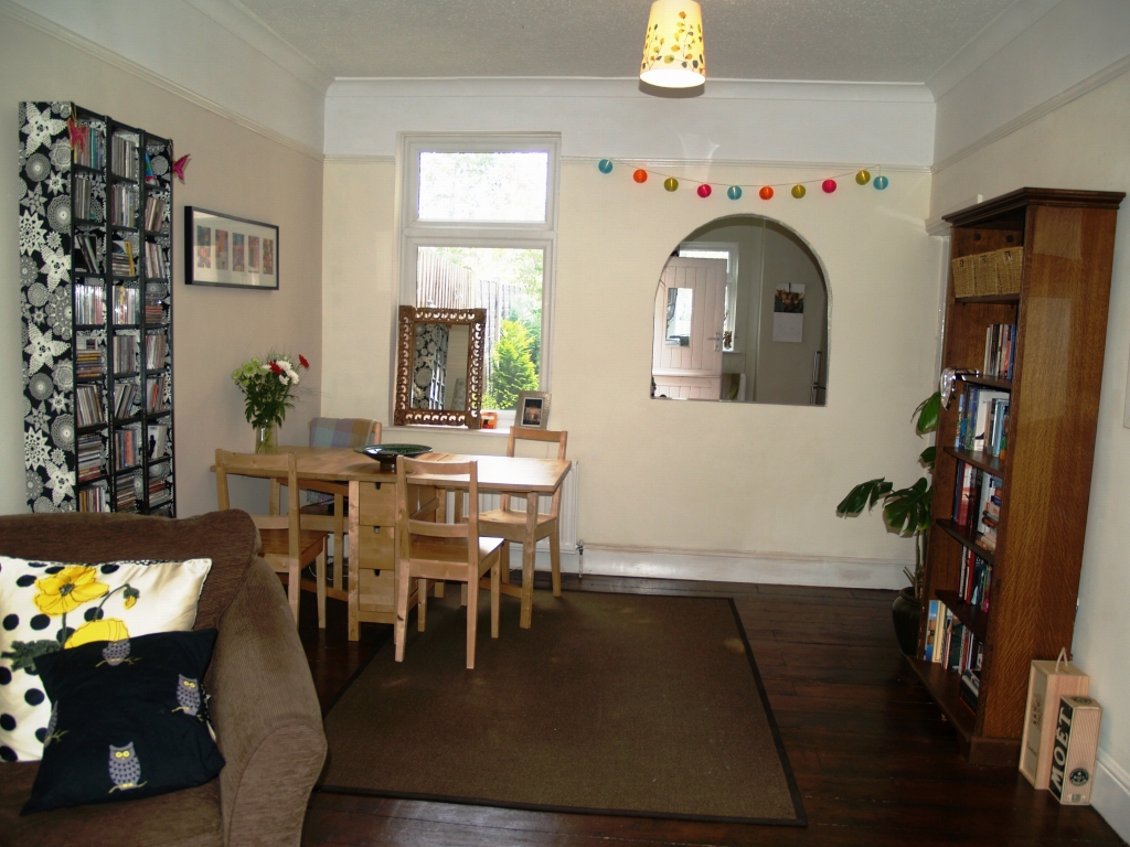 3 bedroom mid terraced house SSTC in Birmingham - photograph 4.