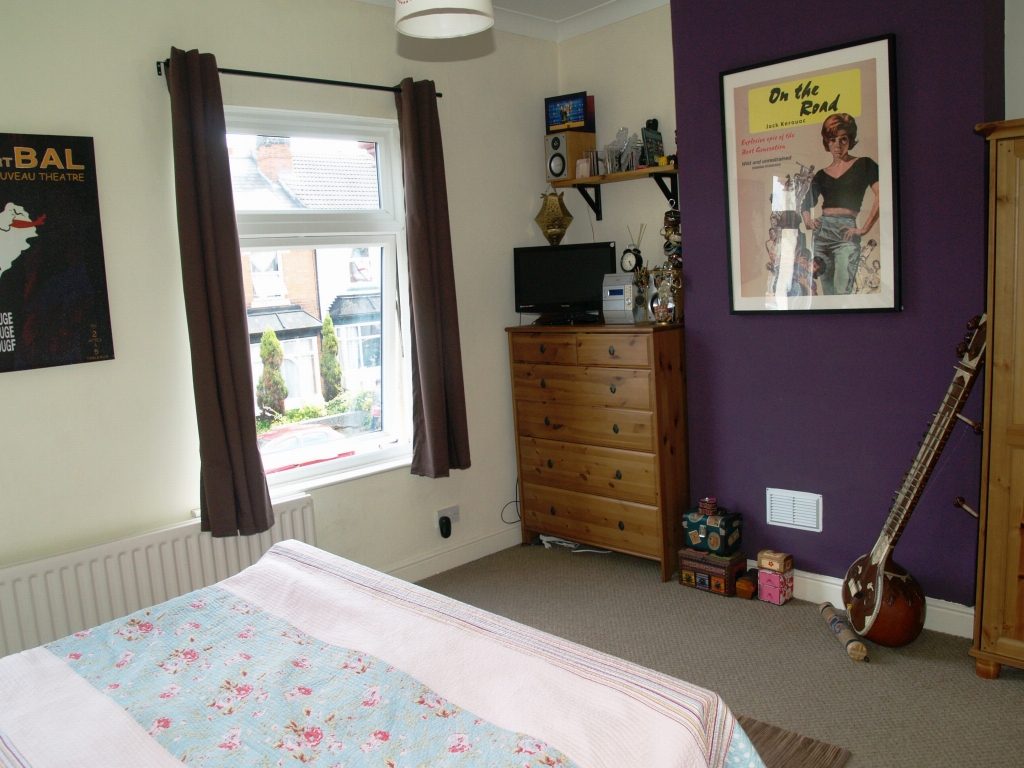 3 bedroom mid terraced house SSTC in Birmingham - photograph 6.