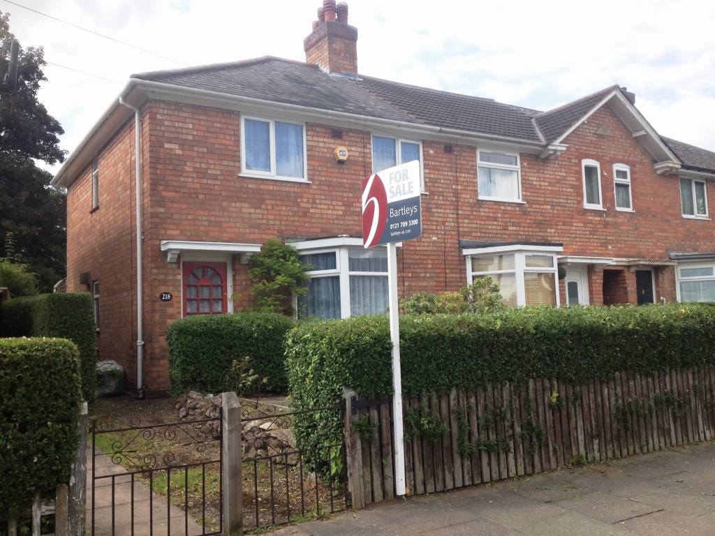 3 bedroom end terraced house SSTC in Birmingham - photograph 1.