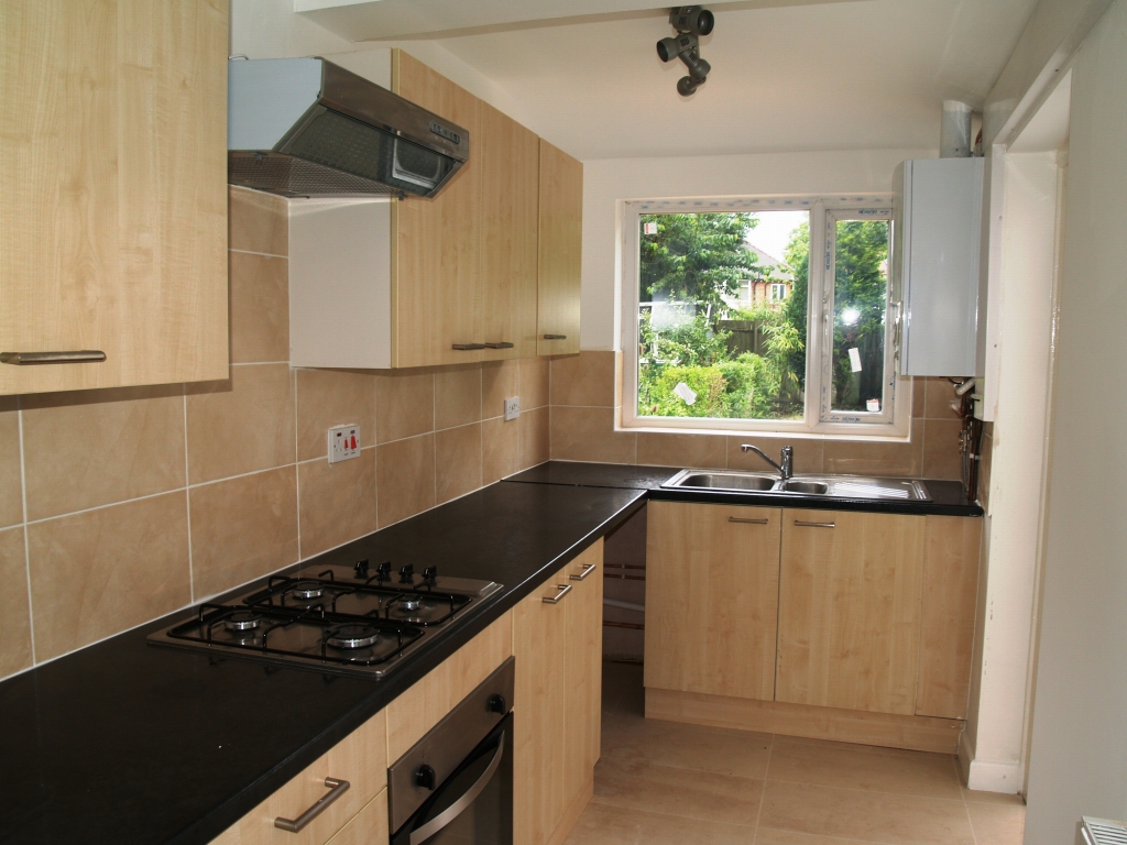 3 bedroom mid terraced house Application Made in Birmingham - photograph 4.