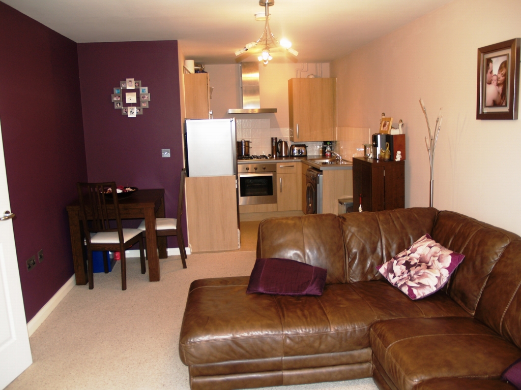 2 bedroom ground floor apartment SSTC in Birmingham - photograph 3.