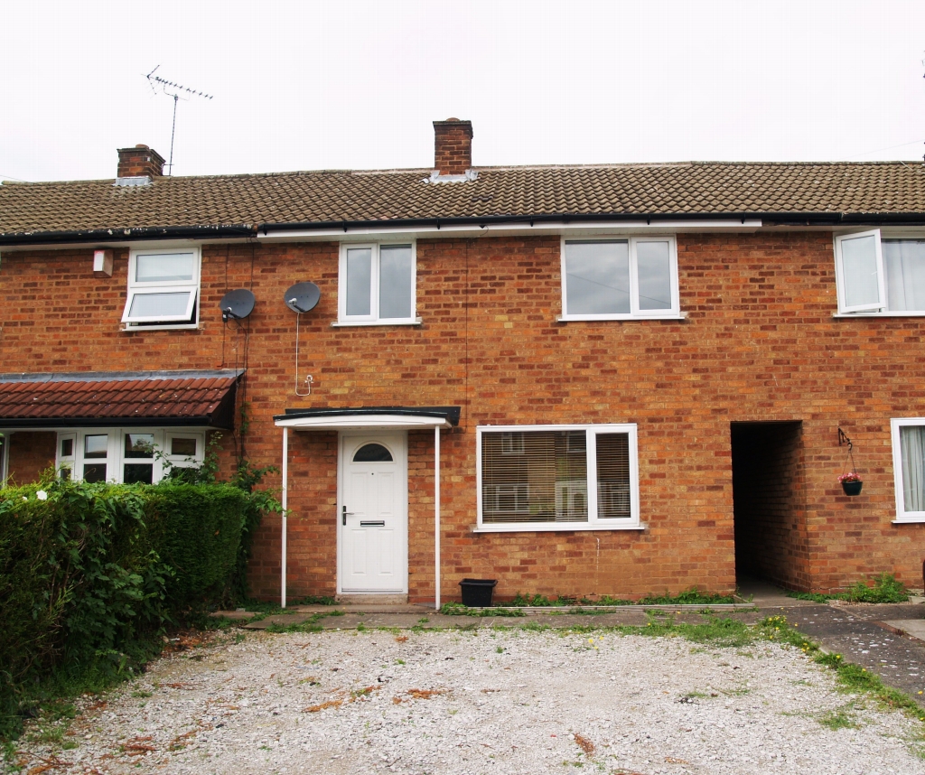 3 bedroom mid terraced house Application Made in Solihull - photograph 4.