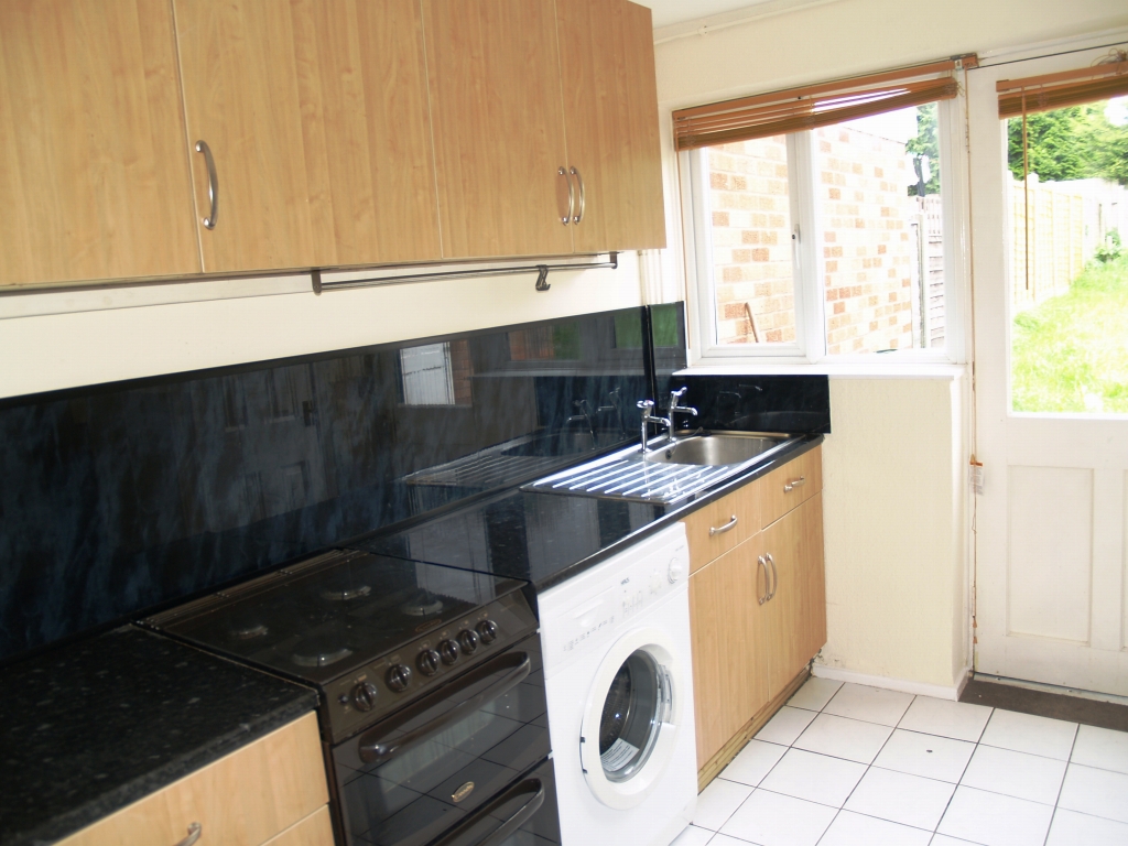 3 bedroom mid terraced house Application Made in Solihull - photograph 3.