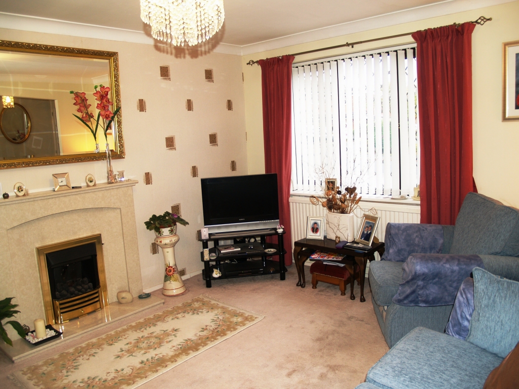 3 bedroom detached house SSTC in Birmingham - photograph 2.