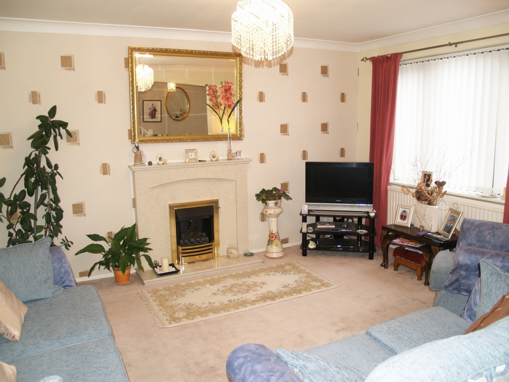 3 bedroom detached house SSTC in Birmingham - photograph 4.