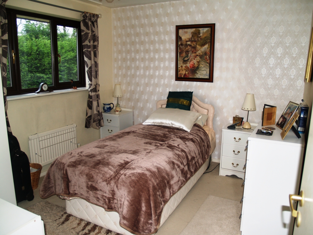 3 bedroom detached house SSTC in Birmingham - photograph 8.