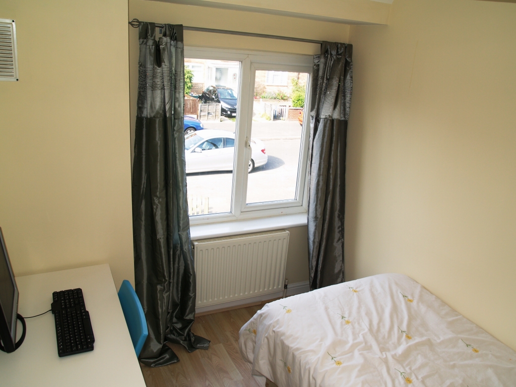 3 bedroom mid terraced house Application Made in Birmingham - photograph 9.