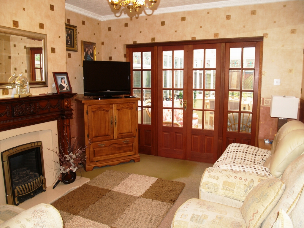 3 bedroom semi detached house SSTC in Birmingham - photograph 4.