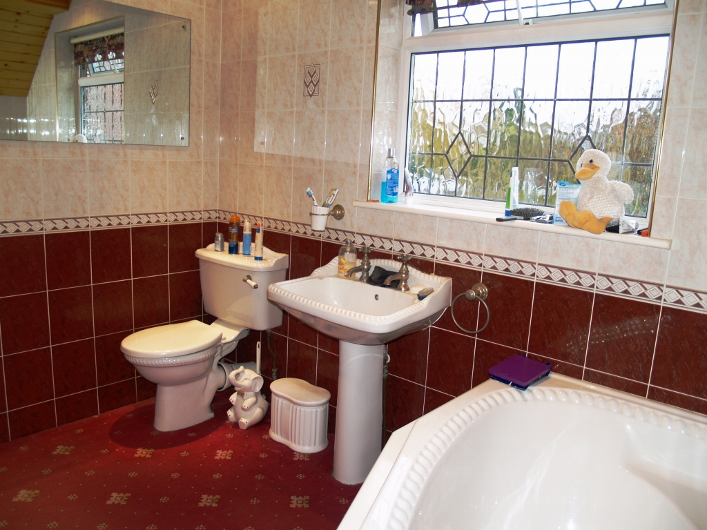 3 bedroom semi detached house SSTC in Birmingham - photograph 9.