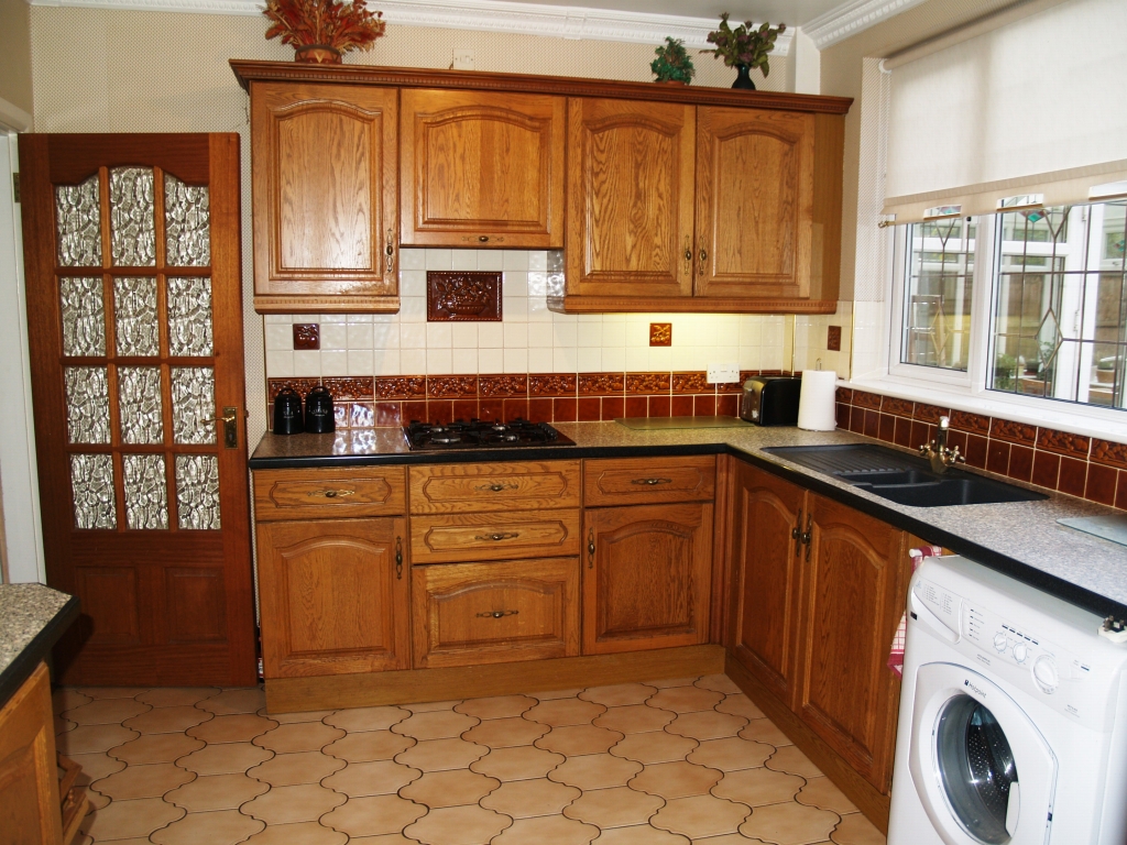 3 bedroom semi detached house SSTC in Birmingham - photograph 6.