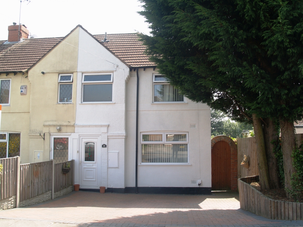 2 bedroom mid terraced house SSTC in Birmingham - photograph 1.