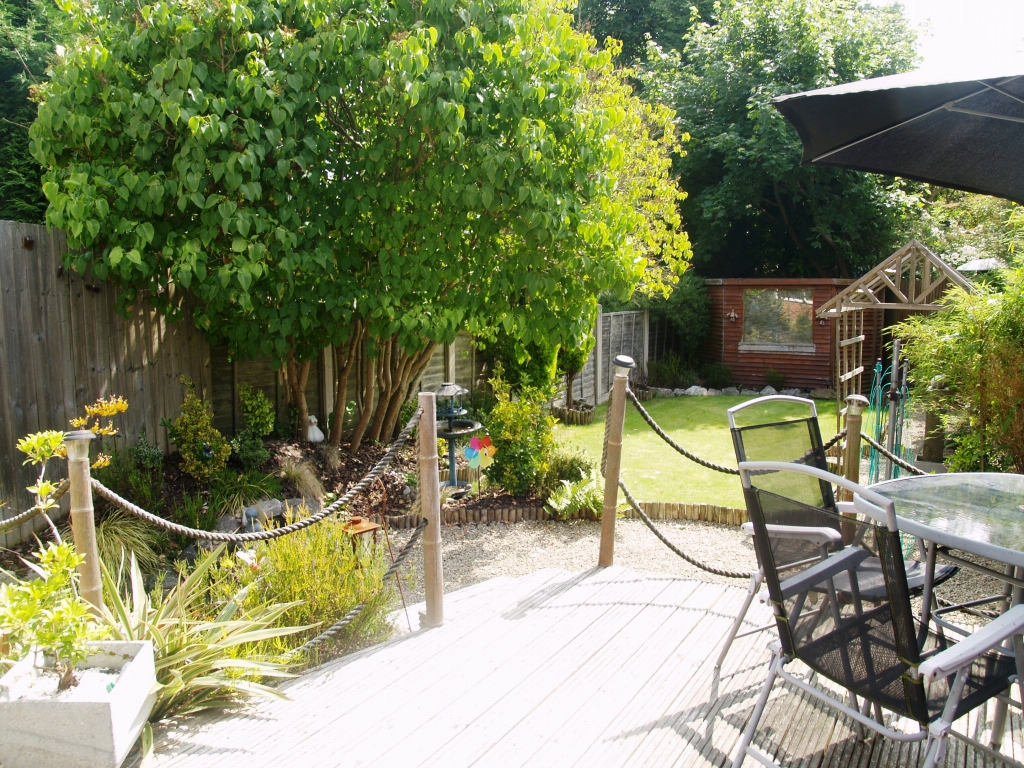 2 bedroom mid terraced house SSTC in Birmingham - photograph 5.