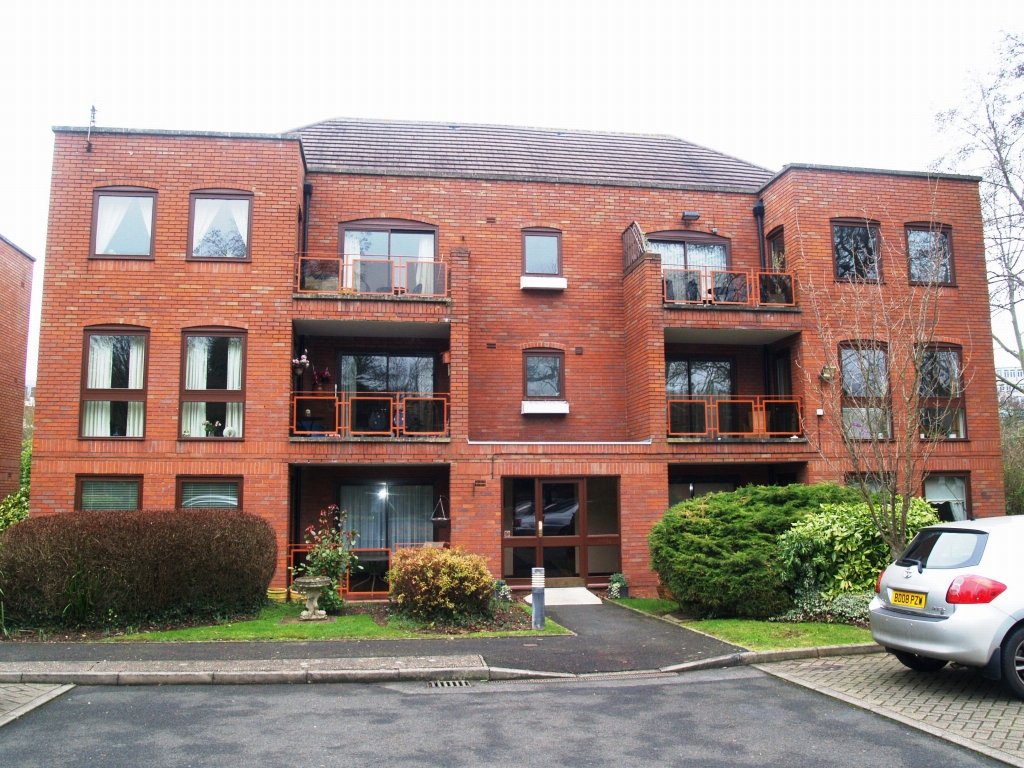 2 bedroom ground floor apartment SSTC in Solihull - Main Image.