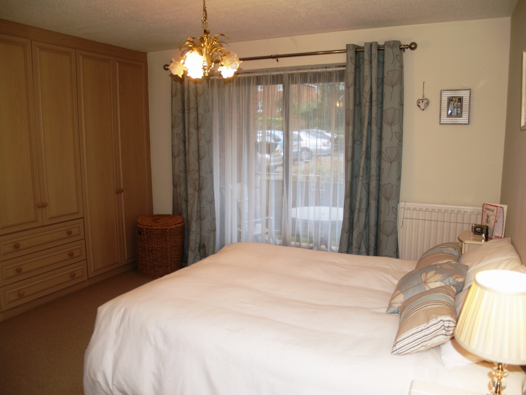 2 bedroom ground floor apartment SSTC in Solihull - photograph 5.