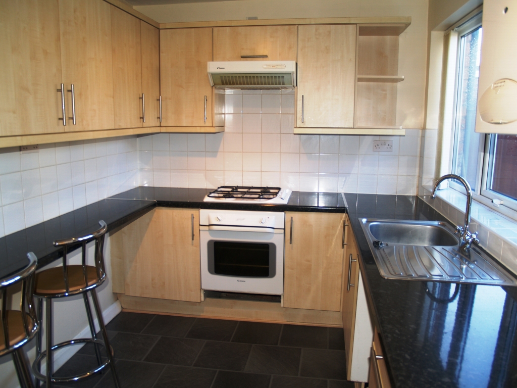 3 bedroom end terraced house SSTC in Birmingham - photograph 3.