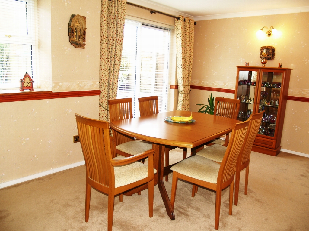 3 bedroom detached house SSTC in Solihull - photograph 3.