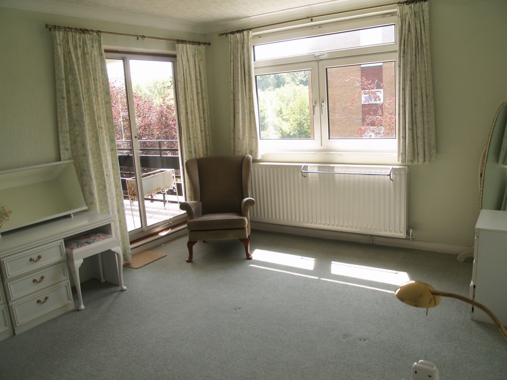 3 bedroom first floor apartment SSTC in Solihull - photograph 7.