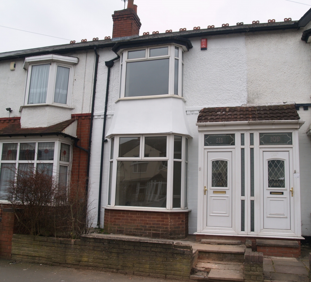 3 bedroom mid terraced house SSTC in Birmingham - photograph 8.