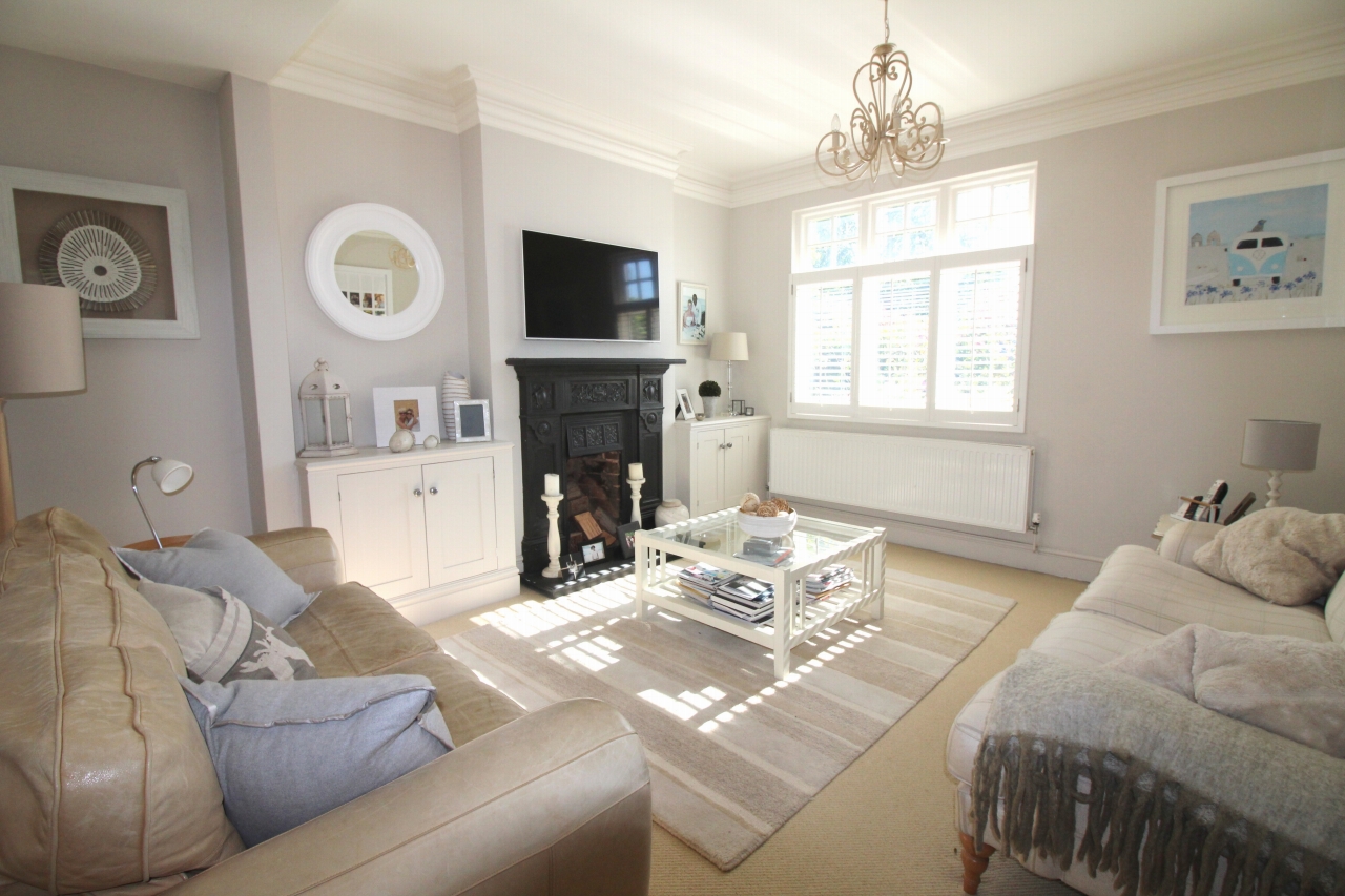 3 bedroom semi detached house SSTC in Solihull - photograph 8.