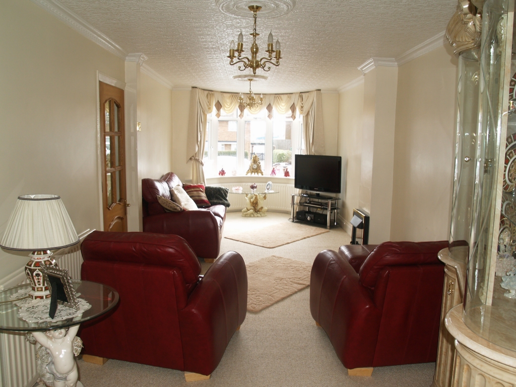 3 bedroom semi detached house SSTC in Solihull - photograph 3.