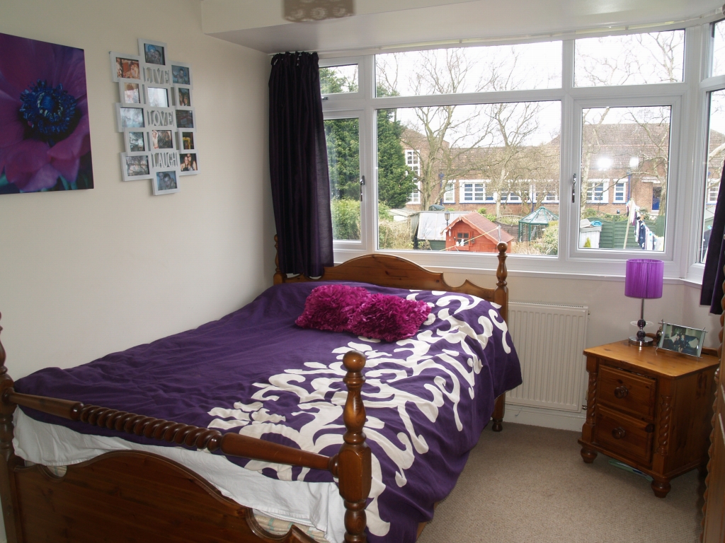 3 bedroom semi detached house SSTC in Solihull - photograph 7.