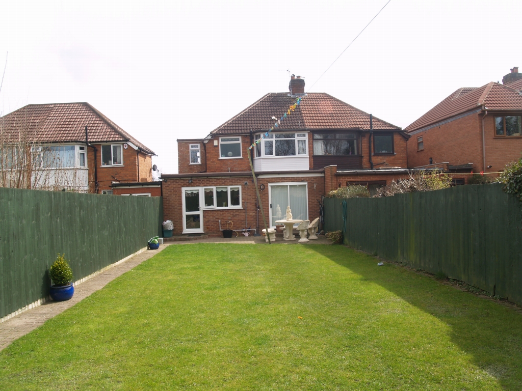 3 bedroom semi detached house SSTC in Solihull - photograph 9.